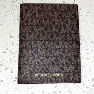 Michael Kors Passport Bi-Fold Card Case